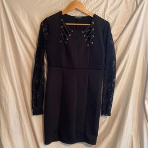 Black Lace Long-sleeves Dress